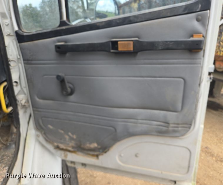 image for item DV1365 1999 Freightliner FL70 spreader truck