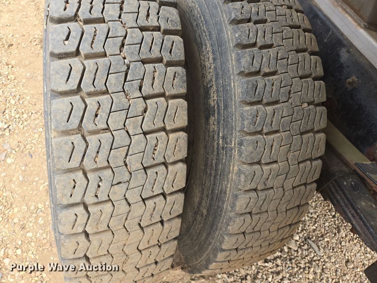 image for item DV1365 1999 Freightliner FL70 spreader truck