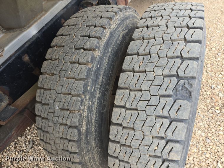 image for item DV1365 1999 Freightliner FL70 spreader truck