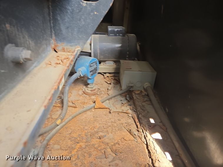 image for item DV1368 2003 Generac generator