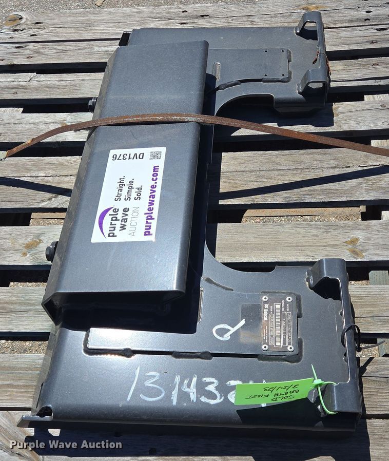 image for item DV1376 Bobcat adapter interface 