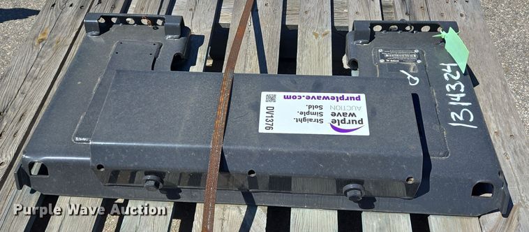 image for item DV1376 Bobcat adapter interface 