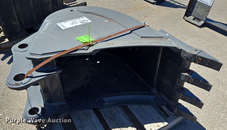 image for item DV1377 Bobcat excavator bucket