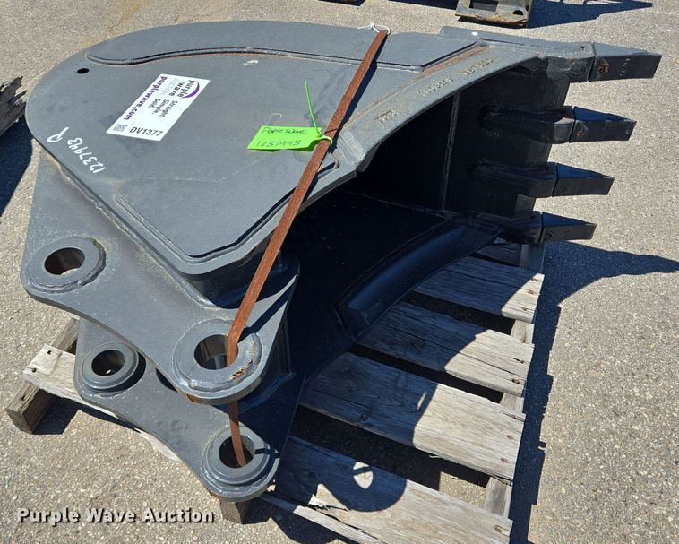 image for item DV1377 Bobcat excavator bucket