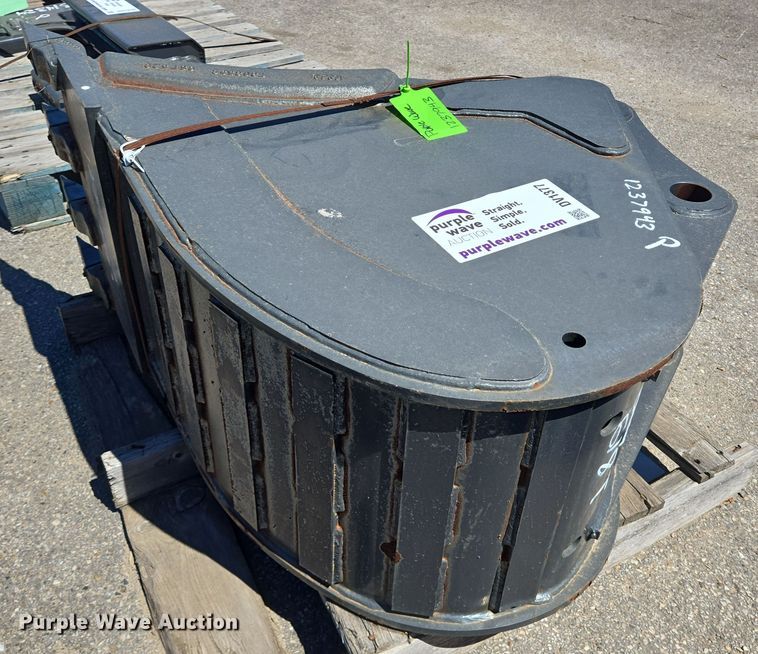image for item DV1377 Bobcat excavator bucket