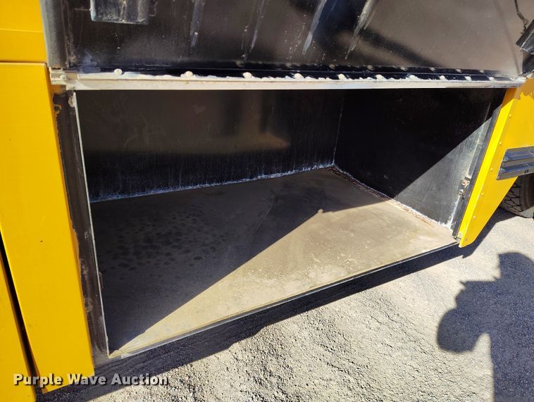 image for item DV6728 1998 Bluebird school bus