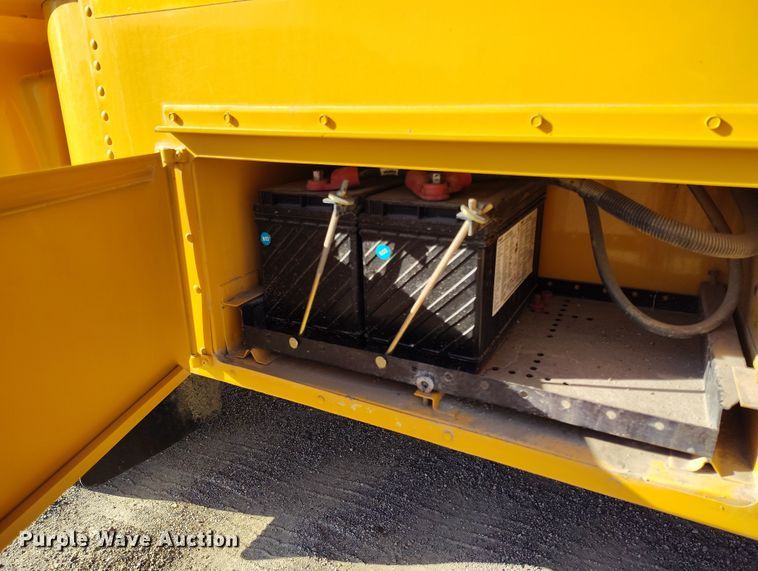 image for item DV6728 1998 Bluebird school bus