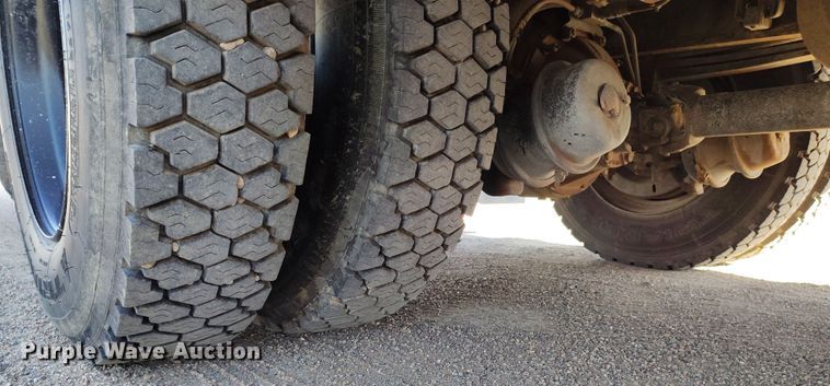 image for item DV6728 1998 Bluebird school bus