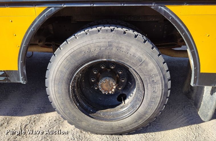 image for item DV6728 1998 Bluebird school bus