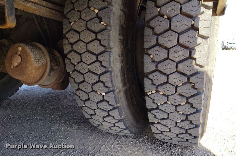 image for item DV6728 1998 Bluebird school bus