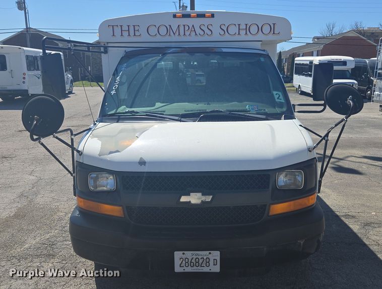 image for item DW1886 2004 Chevrolet Express school bus