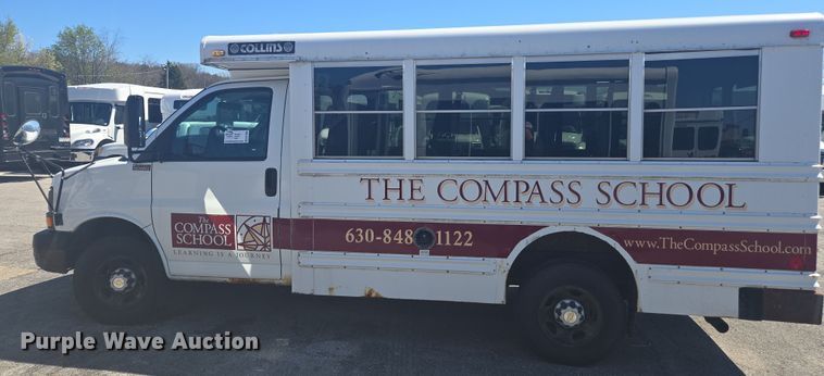 image for item DW1886 2004 Chevrolet Express school bus