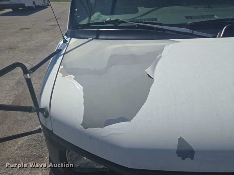 image for item DW1886 2004 Chevrolet Express school bus