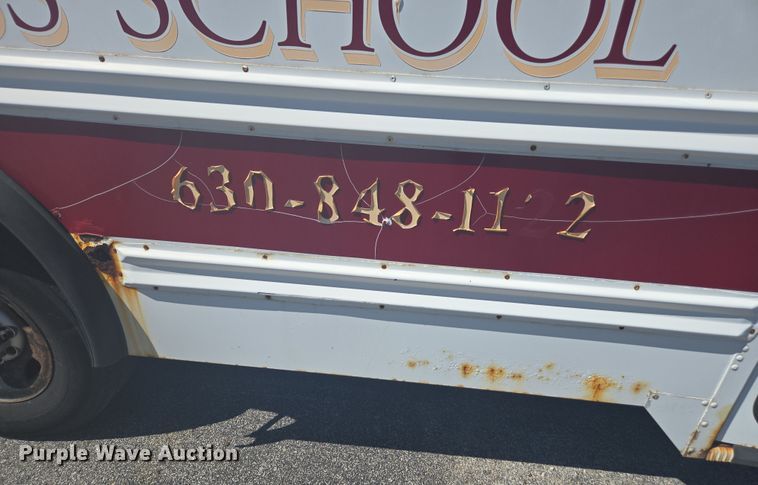 image for item DW1886 2004 Chevrolet Express school bus