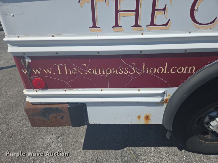 image for item DW1886 2004 Chevrolet Express school bus