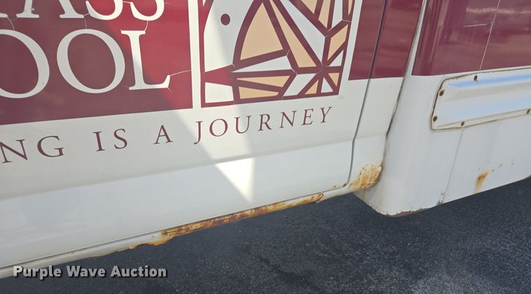 image for item DW1886 2004 Chevrolet Express school bus