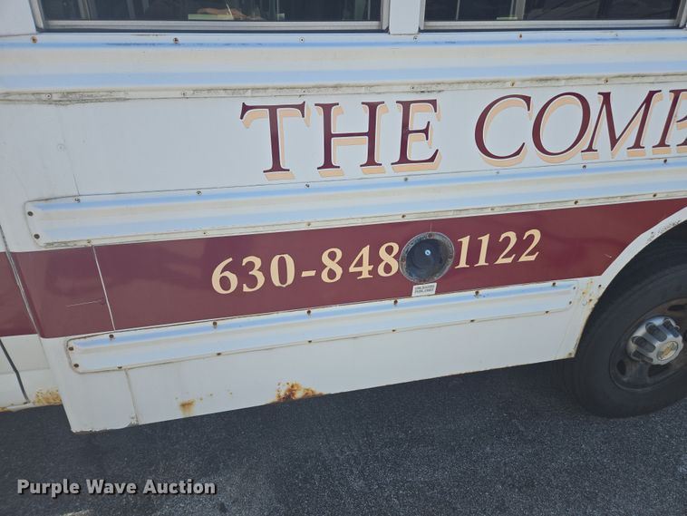 image for item DW1886 2004 Chevrolet Express school bus