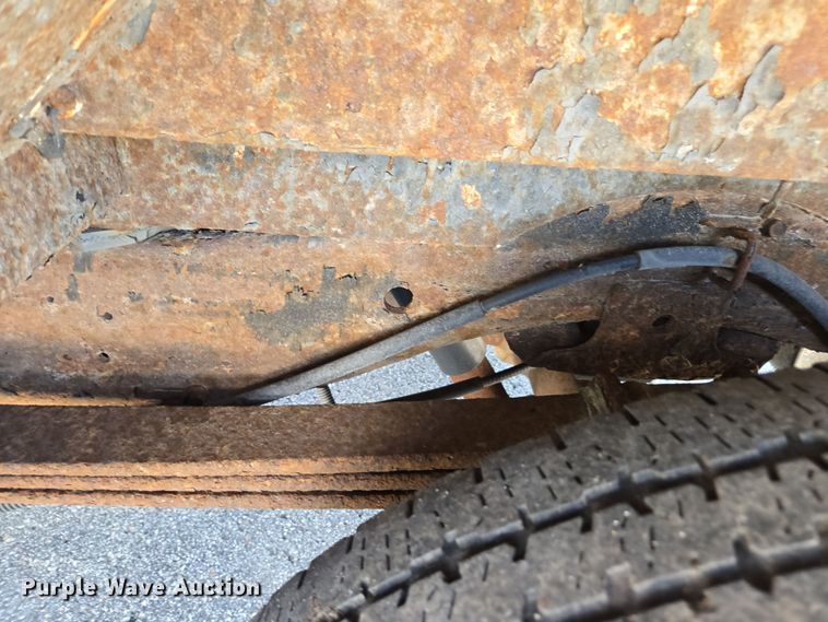 image for item DW1886 2004 Chevrolet Express school bus