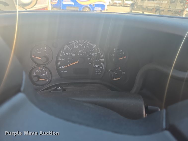 image for item DW1886 2004 Chevrolet Express school bus