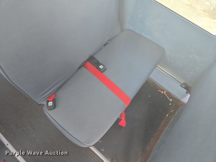 image for item DW1886 2004 Chevrolet Express school bus