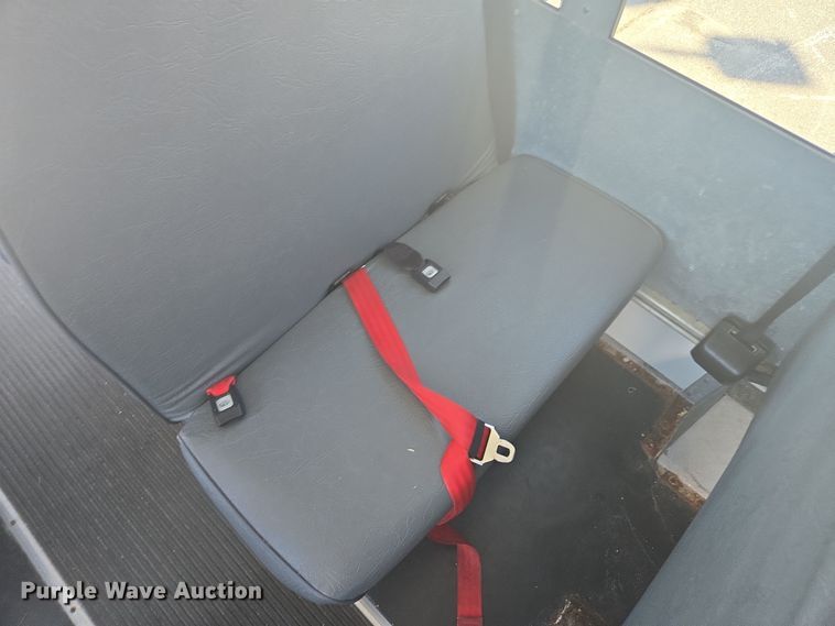 image for item DW1886 2004 Chevrolet Express school bus