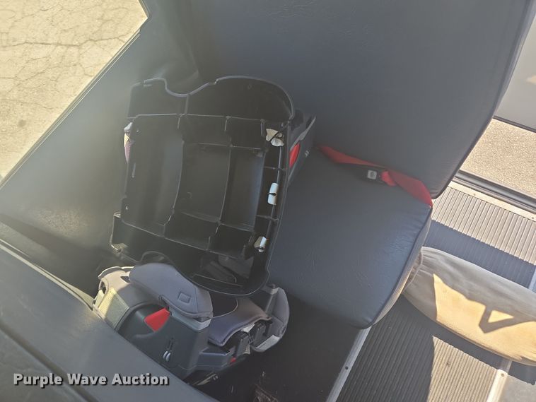 image for item DW1886 2004 Chevrolet Express school bus