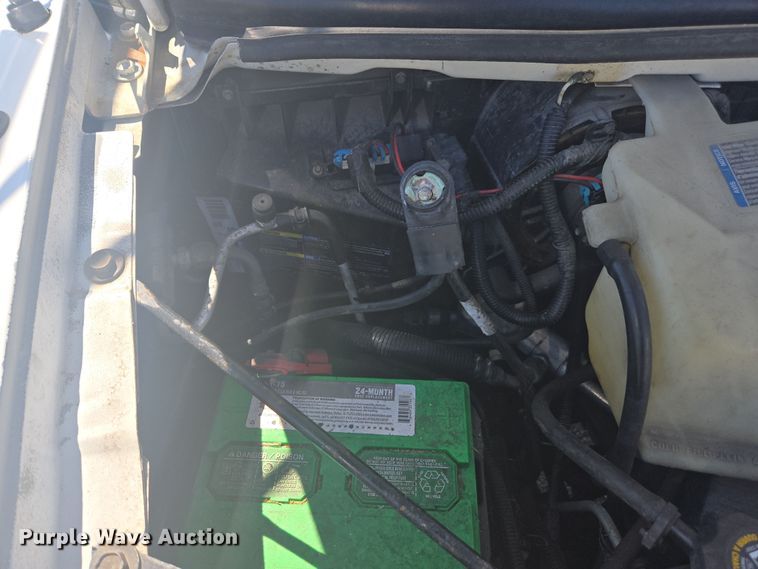 image for item DW1886 2004 Chevrolet Express school bus