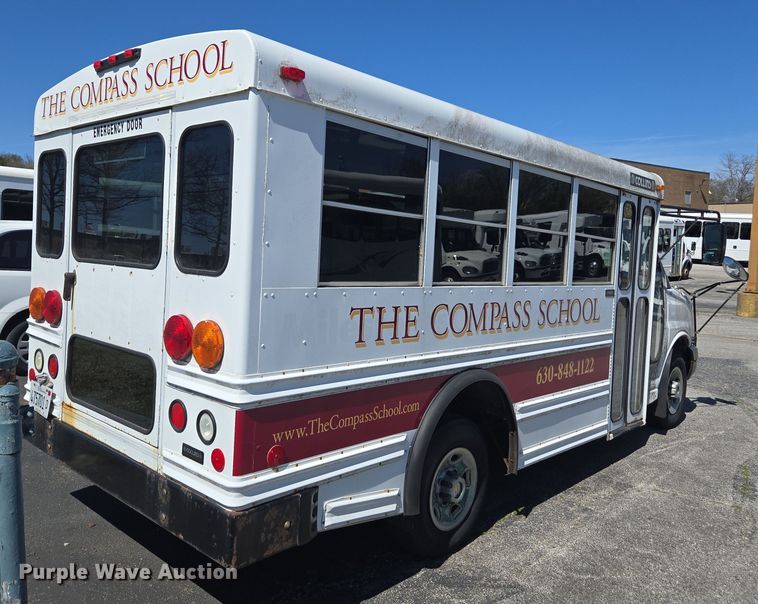 image for item DW1887 2007 Chevrolet 1500 school bus