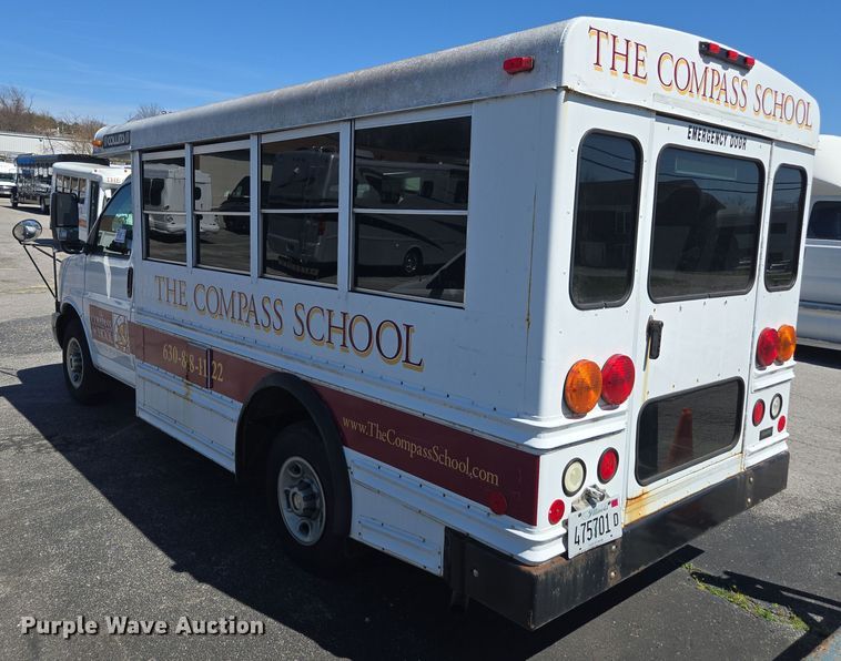 image for item DW1887 2007 Chevrolet 1500 school bus