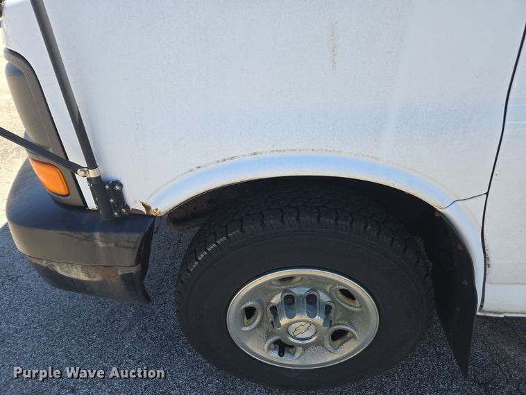 image for item DW1887 2007 Chevrolet 1500 school bus