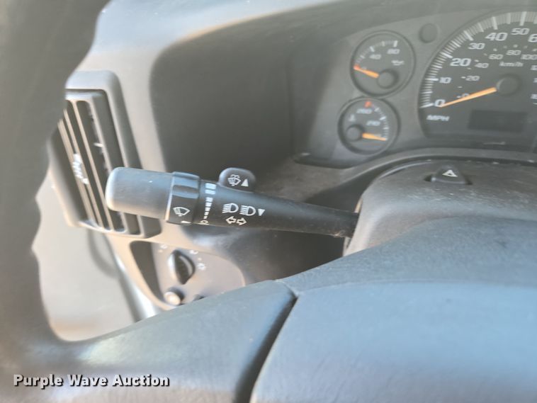 image for item DW1887 2007 Chevrolet 1500 school bus