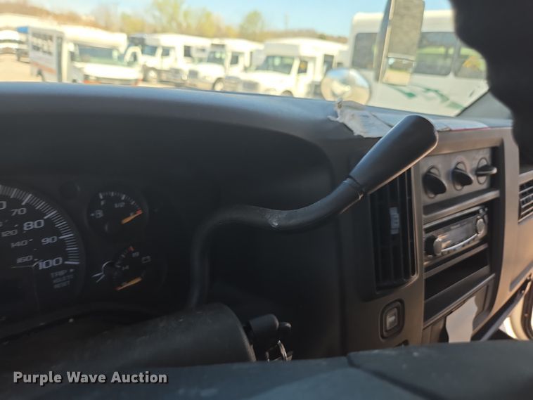 image for item DW1887 2007 Chevrolet 1500 school bus