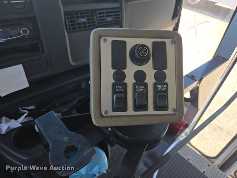 image for item DW1887 2007 Chevrolet 1500 school bus