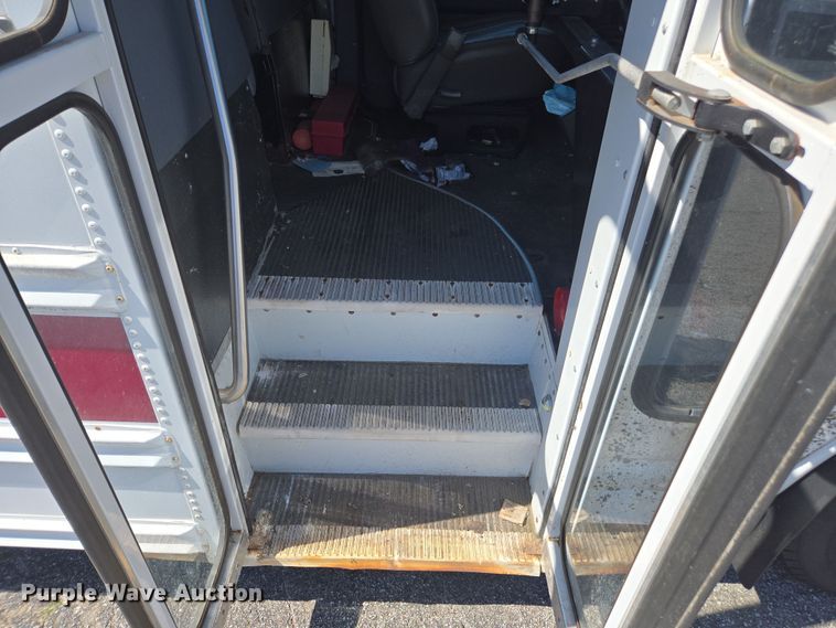 image for item DW1887 2007 Chevrolet 1500 school bus