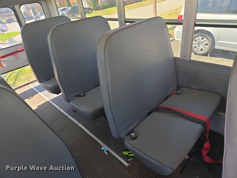 image for item DW1887 2007 Chevrolet 1500 school bus