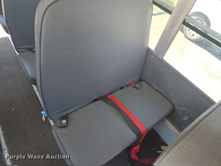 image for item DW1887 2007 Chevrolet 1500 school bus