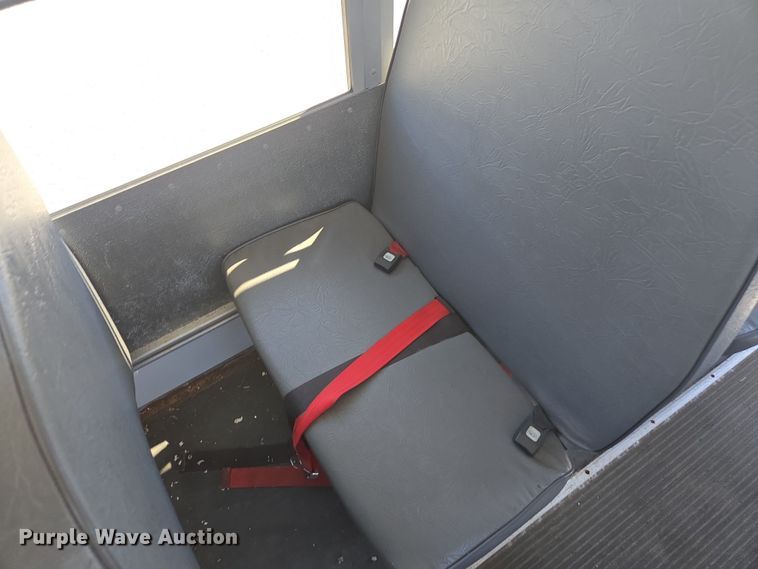 image for item DW1887 2007 Chevrolet 1500 school bus