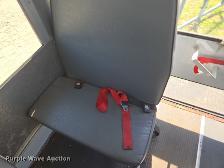 image for item DW1887 2007 Chevrolet 1500 school bus