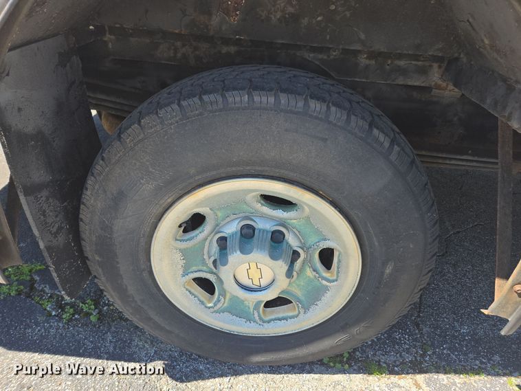 image for item DW1887 2007 Chevrolet 1500 school bus