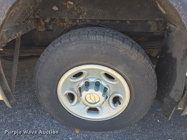 image for item DW1887 2007 Chevrolet 1500 school bus