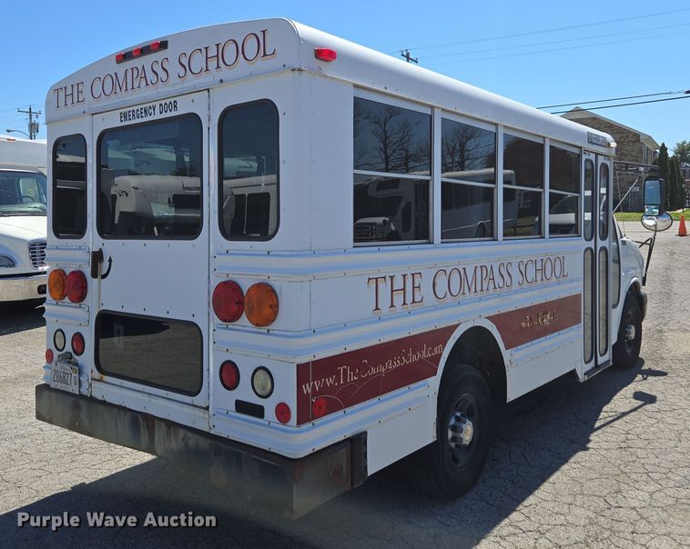 image for item DW1891 2004 Chevrolet 1500 school bus