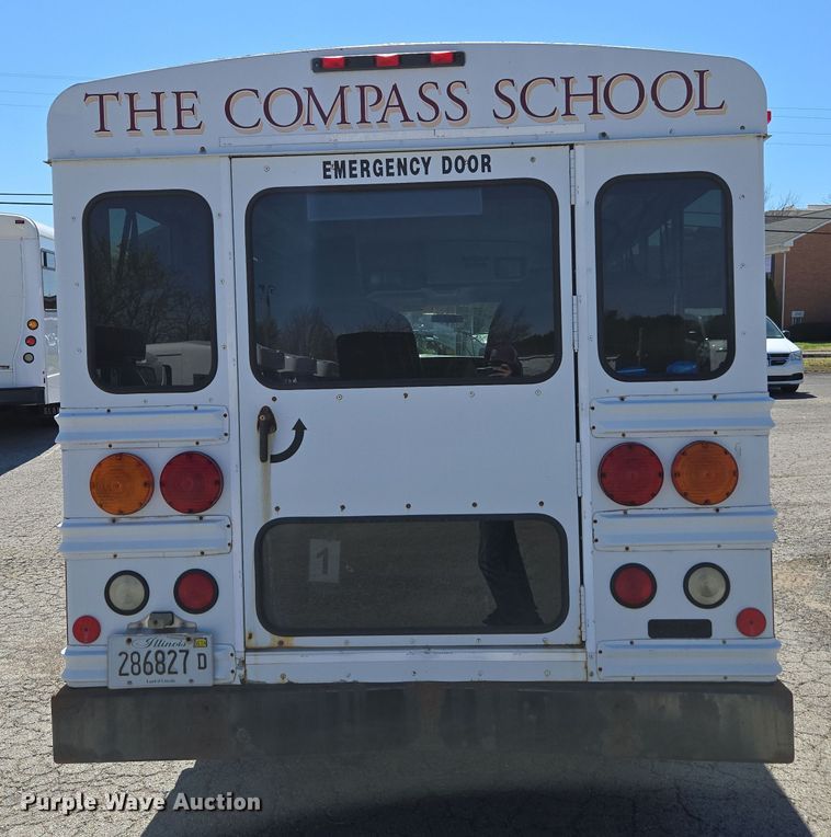 image for item DW1891 2004 Chevrolet 1500 school bus