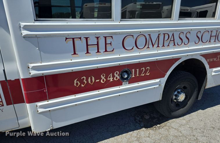 image for item DW1891 2004 Chevrolet 1500 school bus