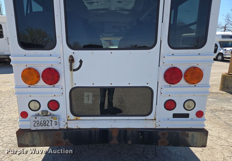 image for item DW1891 2004 Chevrolet 1500 school bus