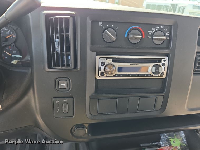 image for item DW1891 2004 Chevrolet 1500 school bus