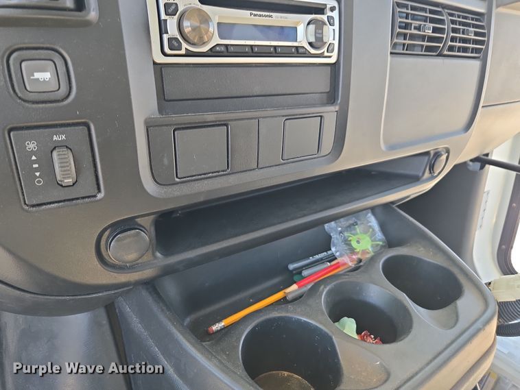 image for item DW1891 2004 Chevrolet 1500 school bus