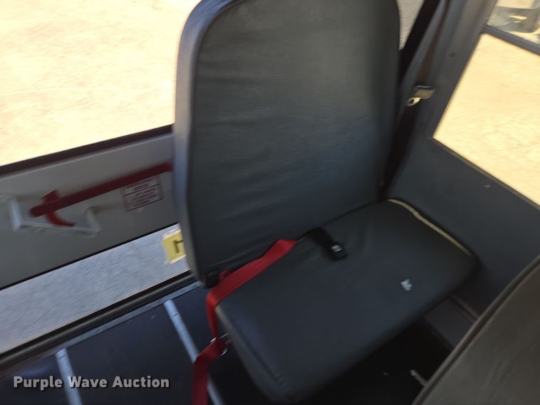 image for item DW1891 2004 Chevrolet 1500 school bus