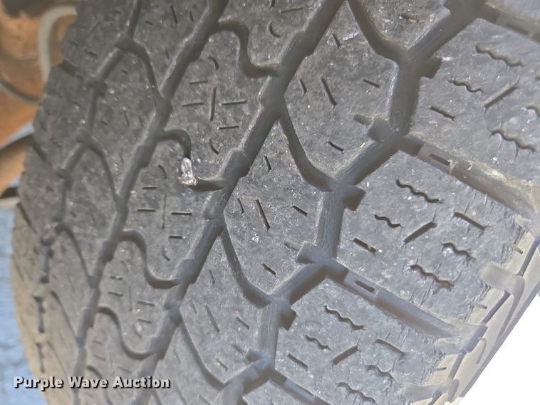 image for item DW1891 2004 Chevrolet 1500 school bus