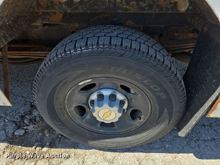 image for item DW1891 2004 Chevrolet 1500 school bus