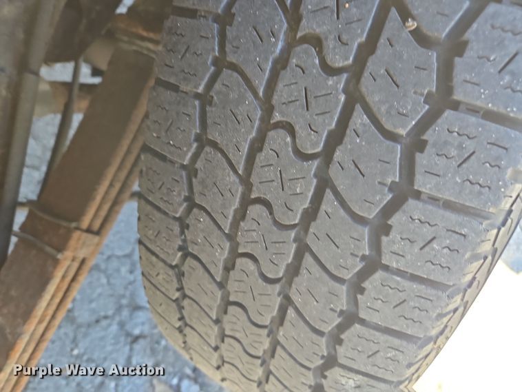 image for item DW1891 2004 Chevrolet 1500 school bus